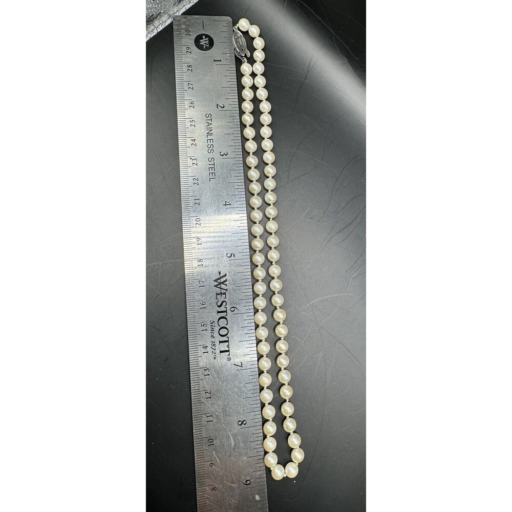 18” Pearl Knotted Strand Necklace Sterling Clasp Marked G Vintage - Picture 5 of 9